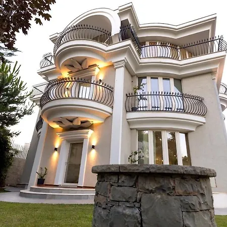 Florence Villa Tirana