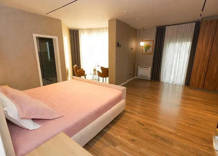 Florence Villa Tirana