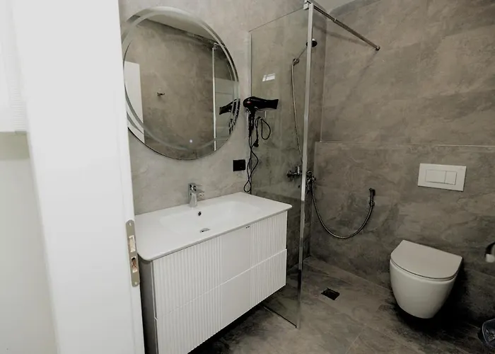 Florence Villa Tirana