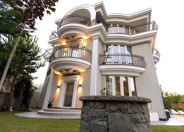 Florence Villa Tirana