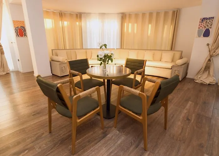 Florence Villa Tirana